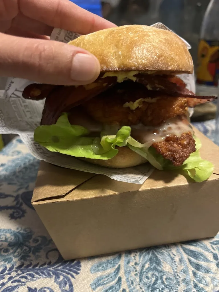 Maria Almonacid Leyba_El Bvrgueso Restaurante_Alaquàs_review