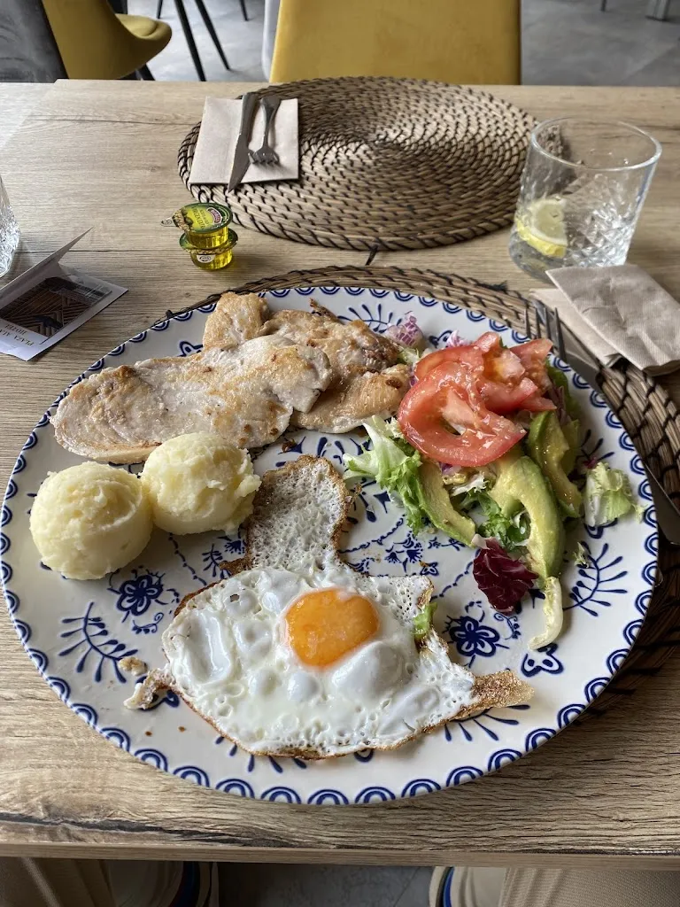 RESTAURANTE PLAZA ALAQUAS restaurant in Alaquàs