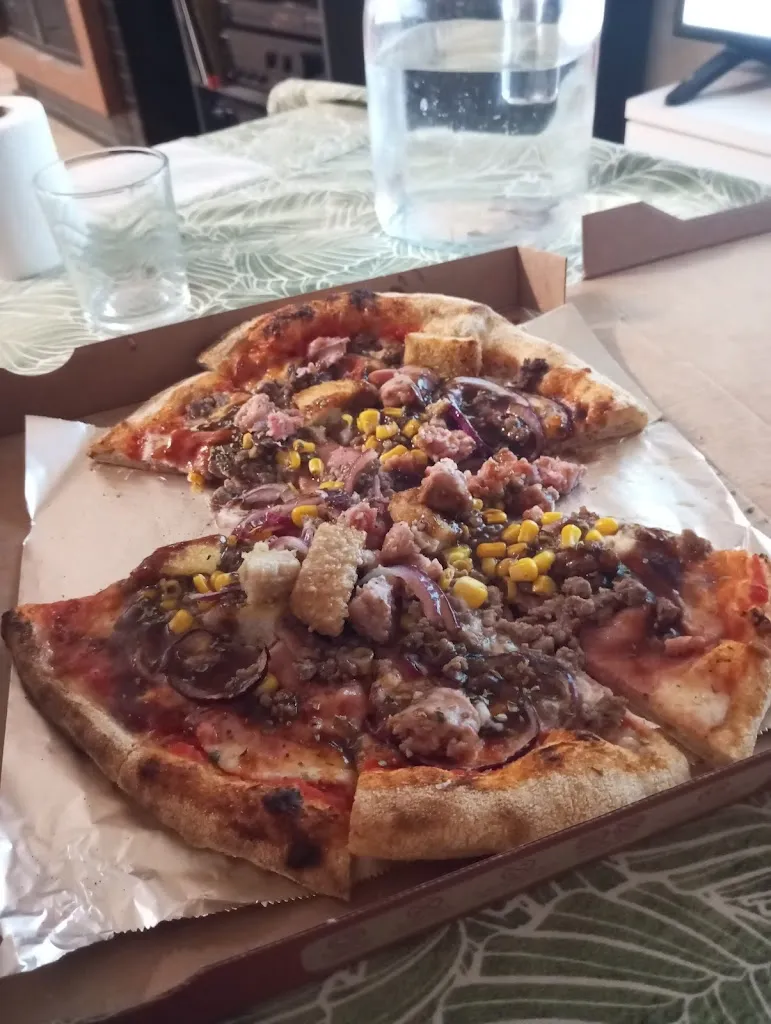 Francesc Vicent Octavi_La pizzería_Alborache_review