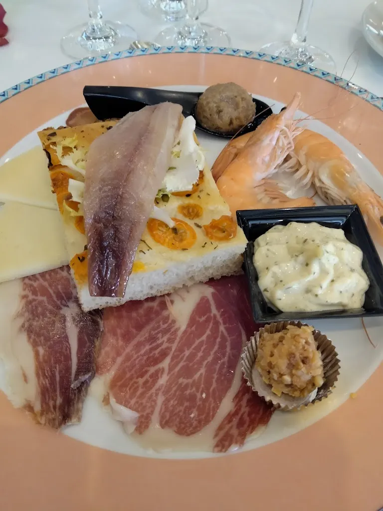 Roger de Torres Fuertes_Mediterráneo Restaurant i Salons_Albal_review