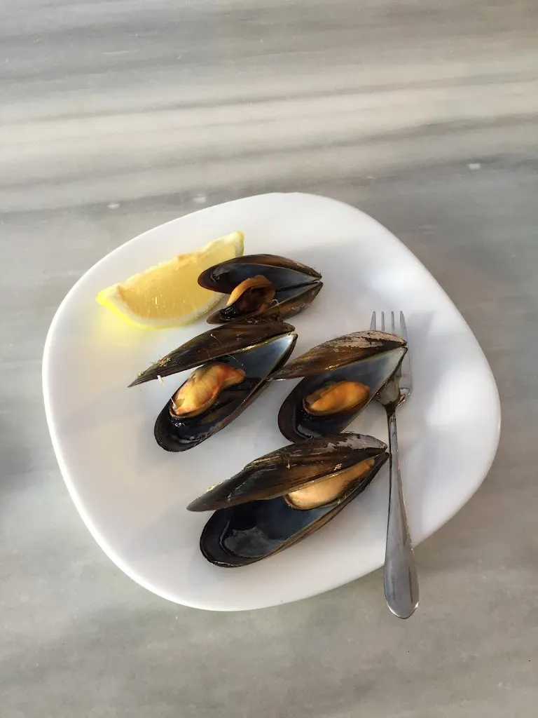 Manuel Jesús Parra Royón_BAR LA PLAZA_Olula del Río_review