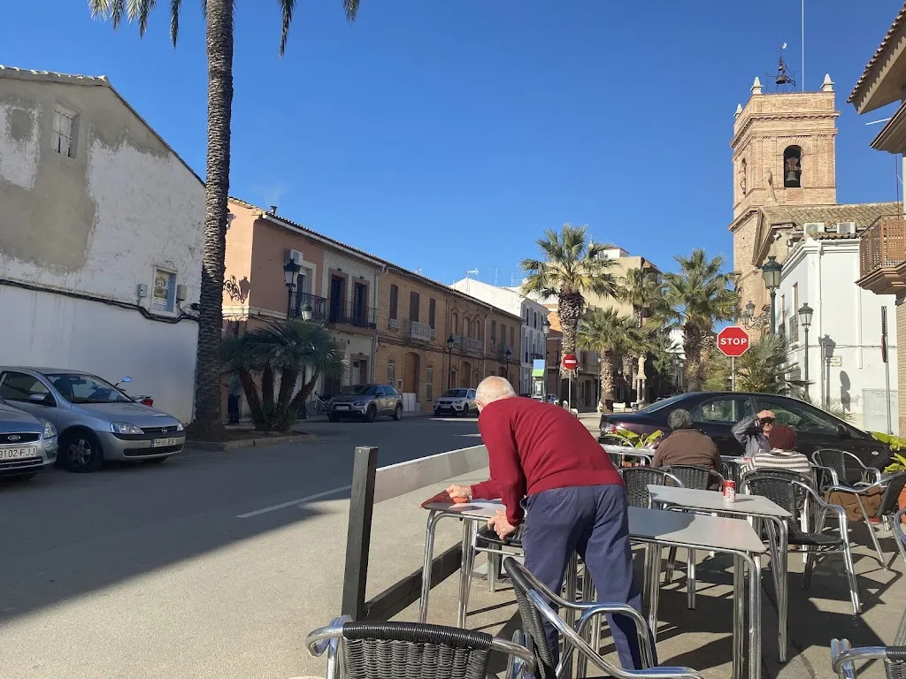 Vicente Meneu_Nou Avinguda_Albuixech_review