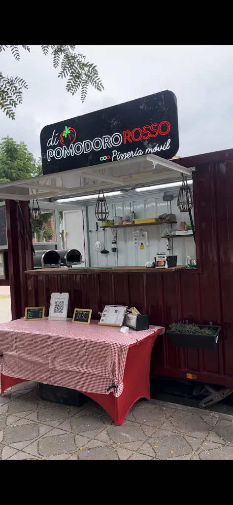 Di Pomodoro Rosso restaurant in Albuixech