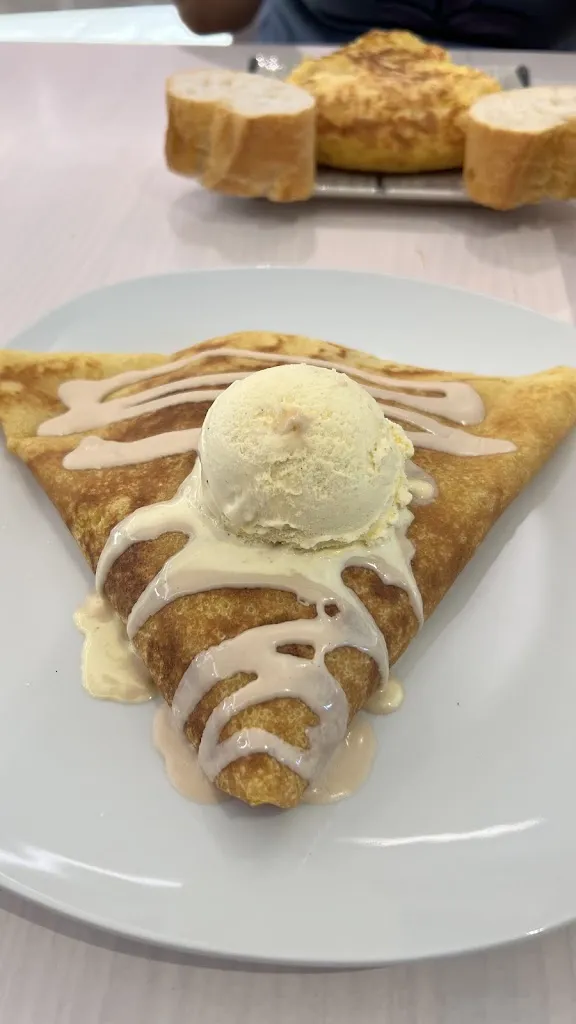 Carlos Delgado_Bar Willy's crepes_Yuncos_review