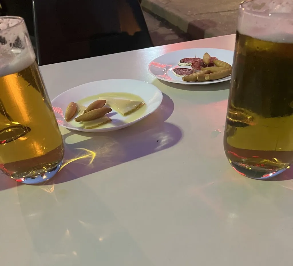 Ondřej Sýkora_BarRestauranteCasaLinda_Yuncos_review