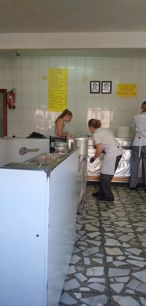 Asador De Pollos Ramon restaurant in Yuncos