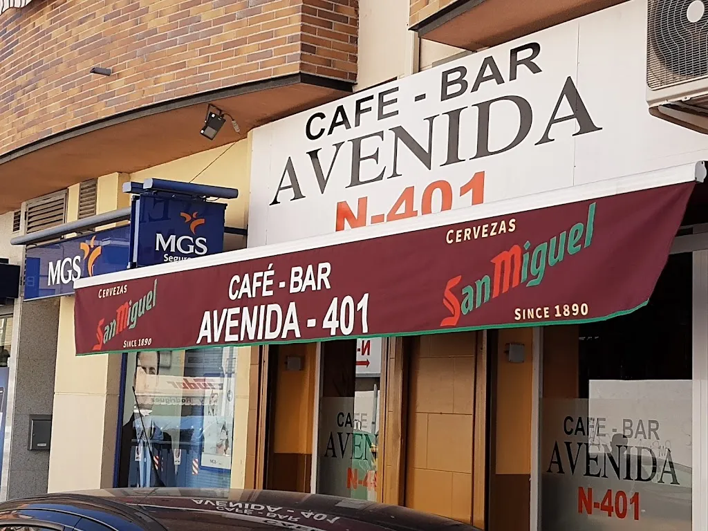 Cafe avenida N 401 restaurant in Yuncos