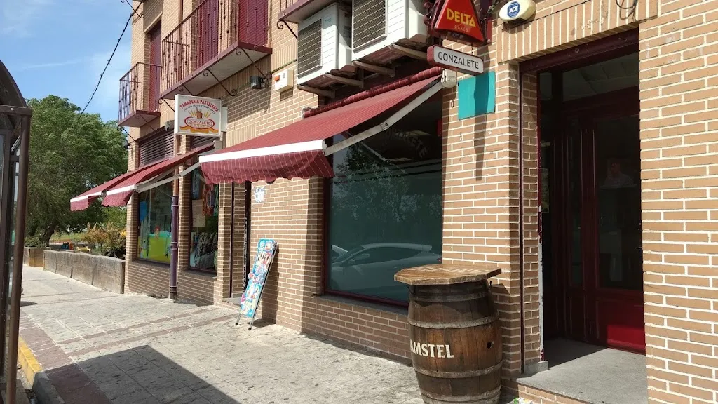 Gonzalete Panadería , Frutos Secos y Comidas para llevar. restaurant in Yuncos