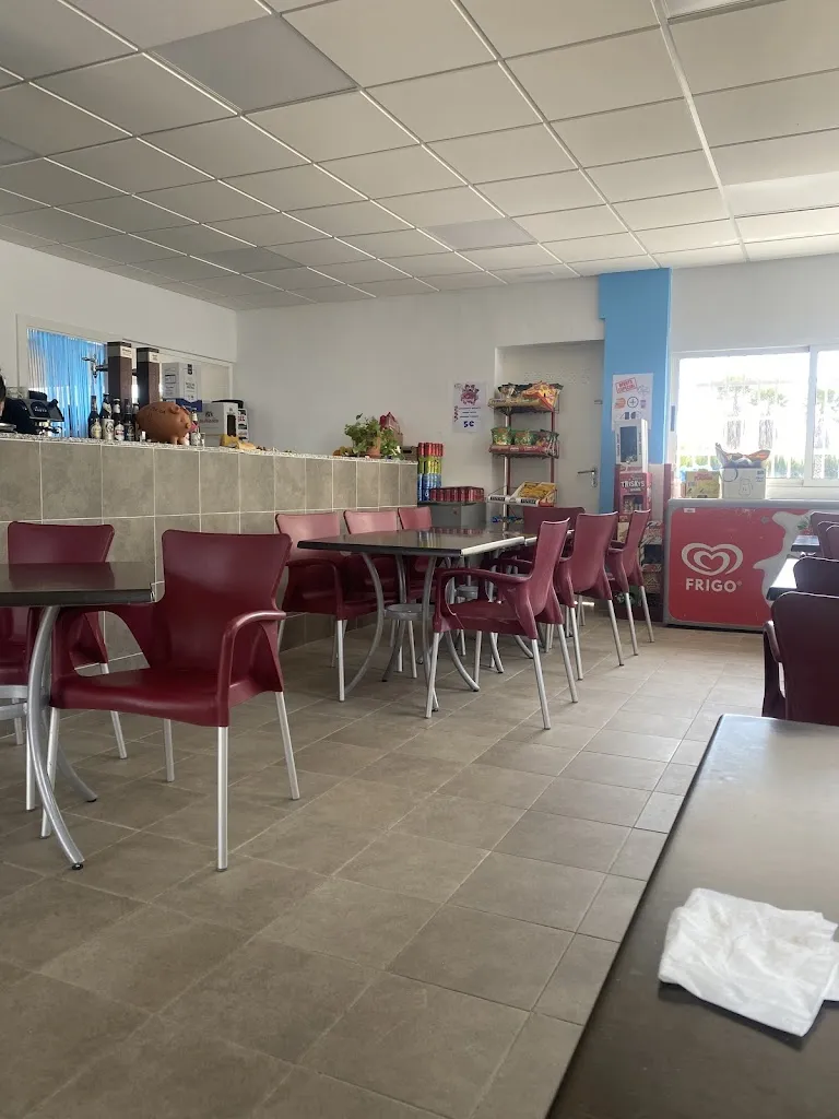 Bar piscina Alcublas 2.0 restaurant in Alcublas