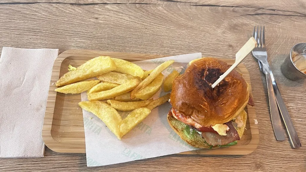 Mariana Gonzalez_La Favorita Bar Café_Alboraya_review