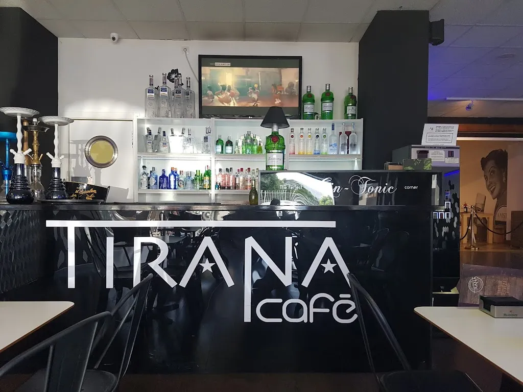 Lyubomira Mihaylova_Tirana Cafe Alboraia_Alboraya_review