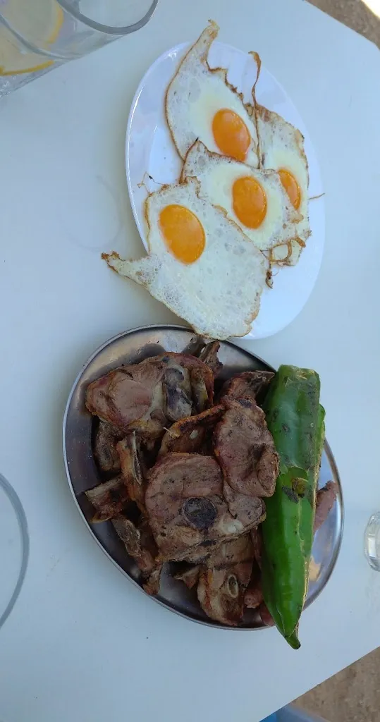 Christian Lleonart Serrano i Blanquer_Xiringuito Riu Nou_Alcúdia de Crespins l_review