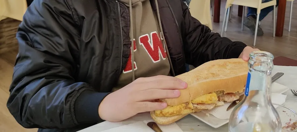 Vicente Molla_BAR EL COLISEO_Alcúdia de Crespins l_review