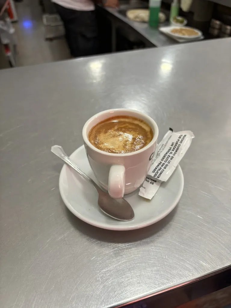 María Montserrat Sàez Matalí_Bar Avenida Larimar_Alfara de Algimia_review