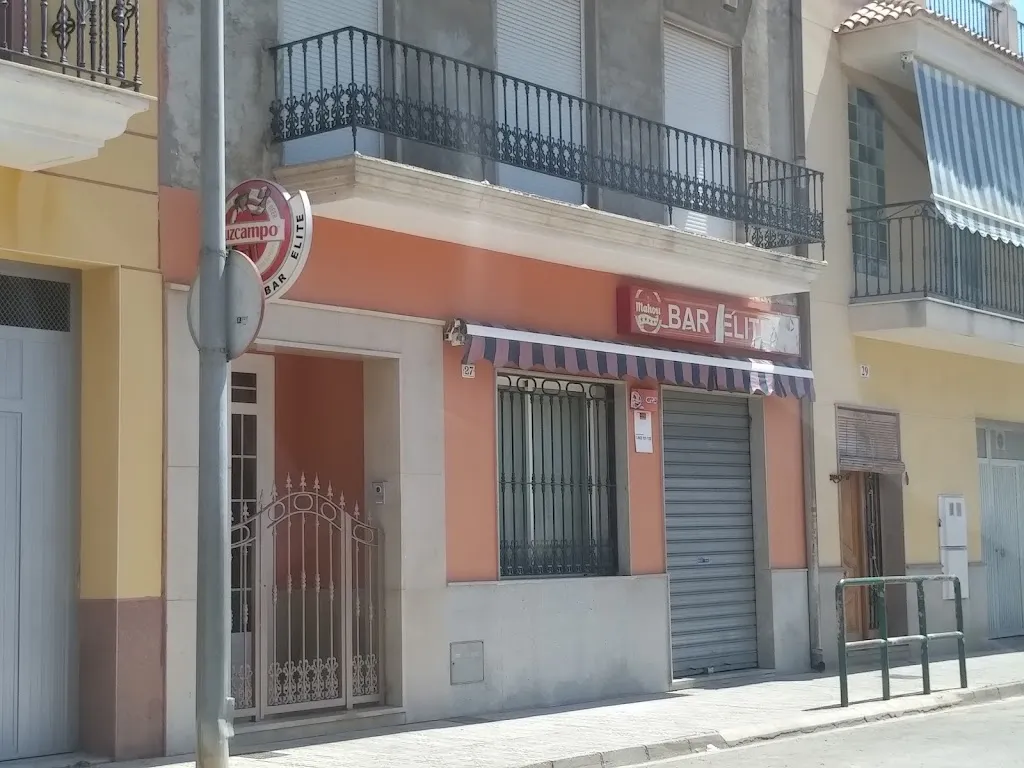 Bar El Murtar restaurant in Alfauir