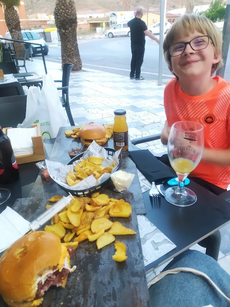 Ivanna K_El Bule Burger_Olula del Río_review