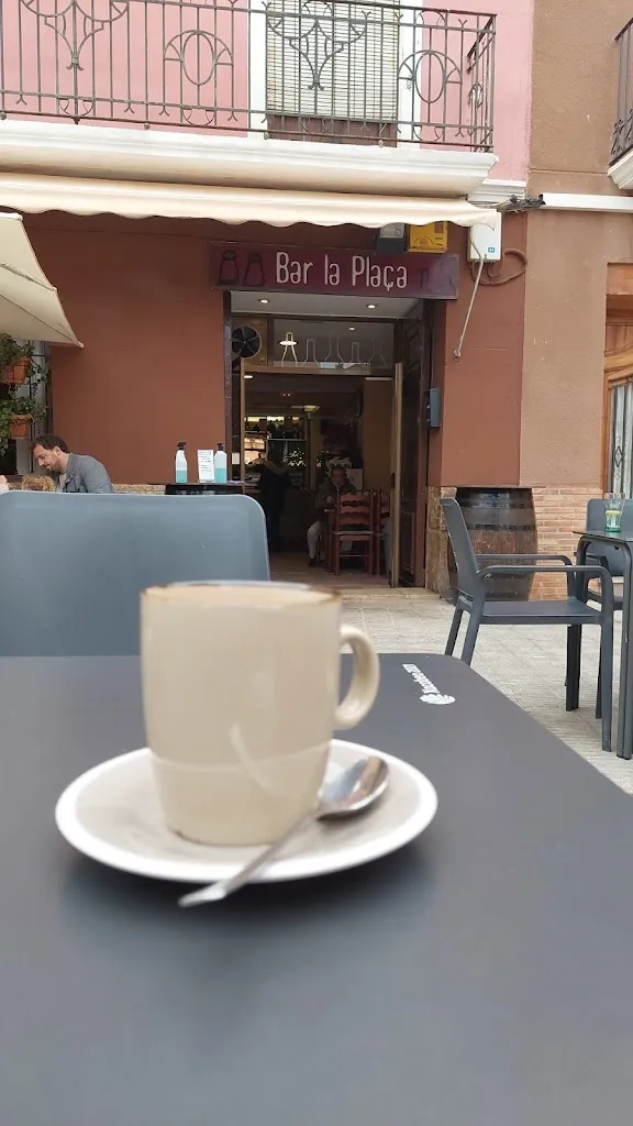 Babak Monzavi Tabrizi_Bar la Plaza_Alfara del Patriarca_review