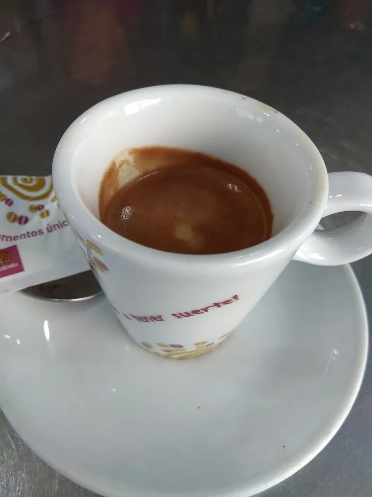 Pablo A. Pérez_Bar Alfara_Alfara del Patriarca_review