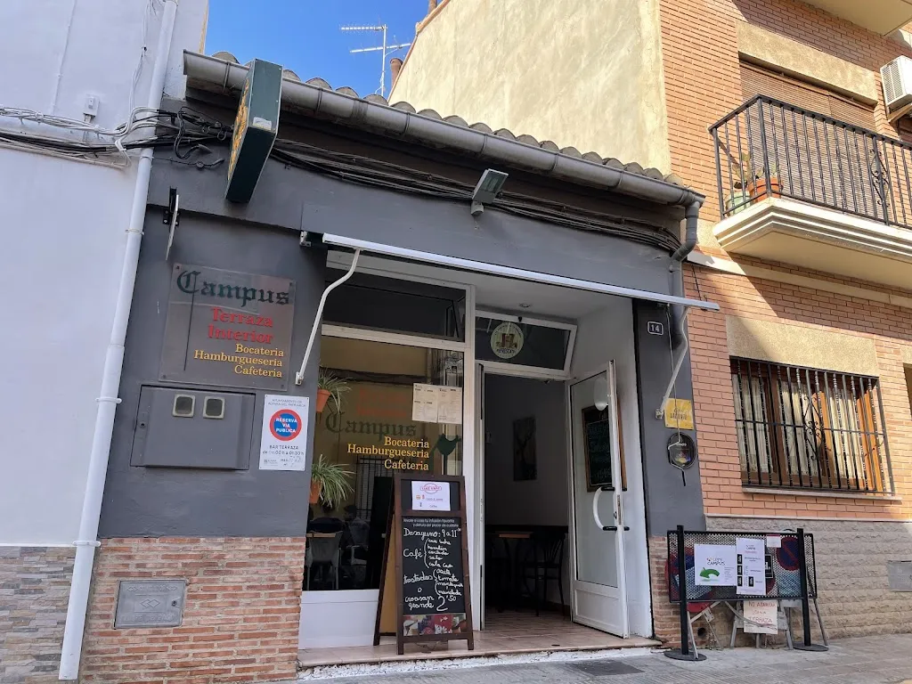 Fernando Leandro_Cafetería Campus_Alfara del Patriarca_recensione