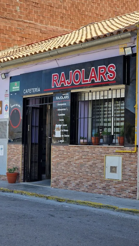 Bar-cafeteria Rajolars restaurant in Alfara del Patriarca
