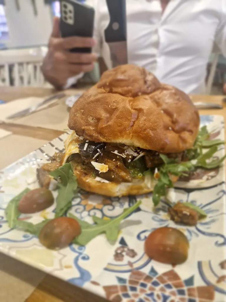 Antoniya Sinorska_Restaurant Tapaté _Alfara del Patriarca_review