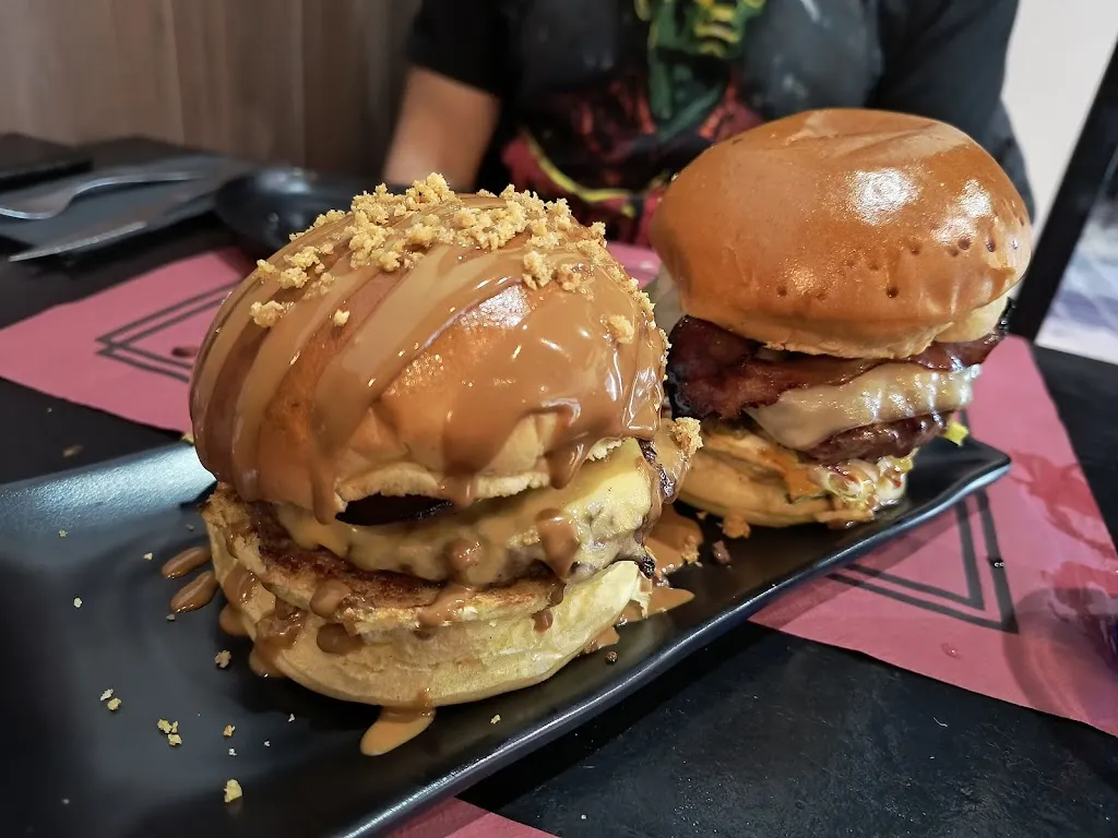 Ana Chamorro_Delirium - Hamburguesería y bar deportivo_Alfara del Patriarca_review