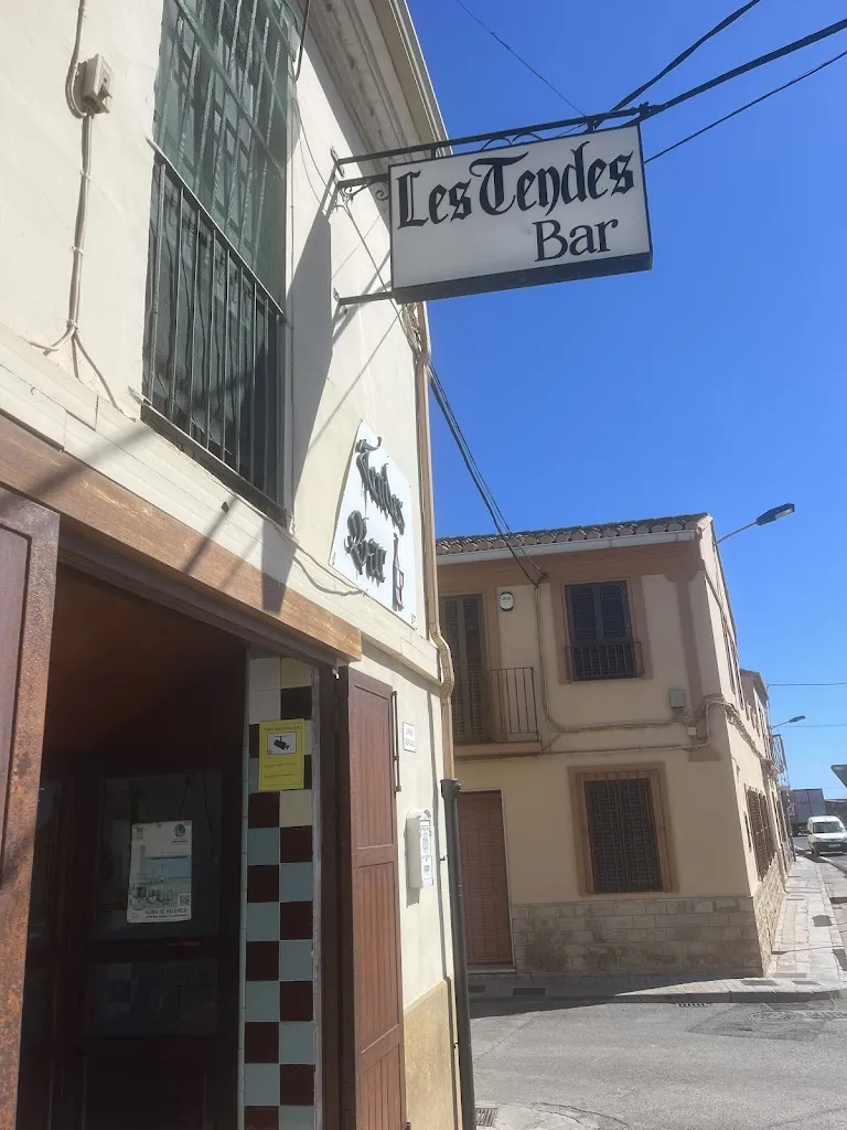 Jeremy Williams_Bar Les Tendes. Almàssera_Almàssera_review