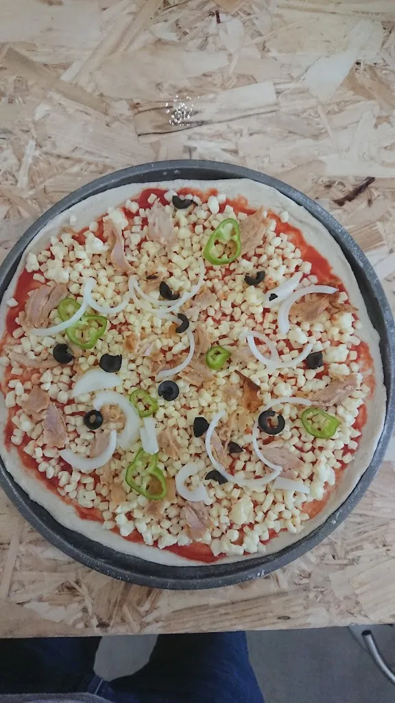 Damyan Stoyanov_SERVERPIZZA_Almiserà_review