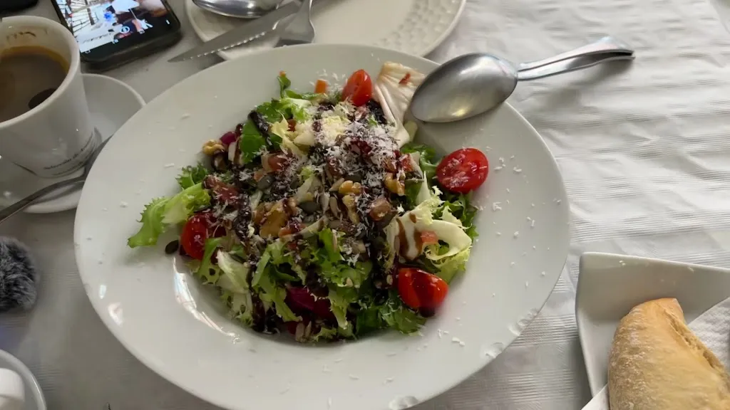 Kem Van Towers_Restaurant Foc i Flames_Almoines_review