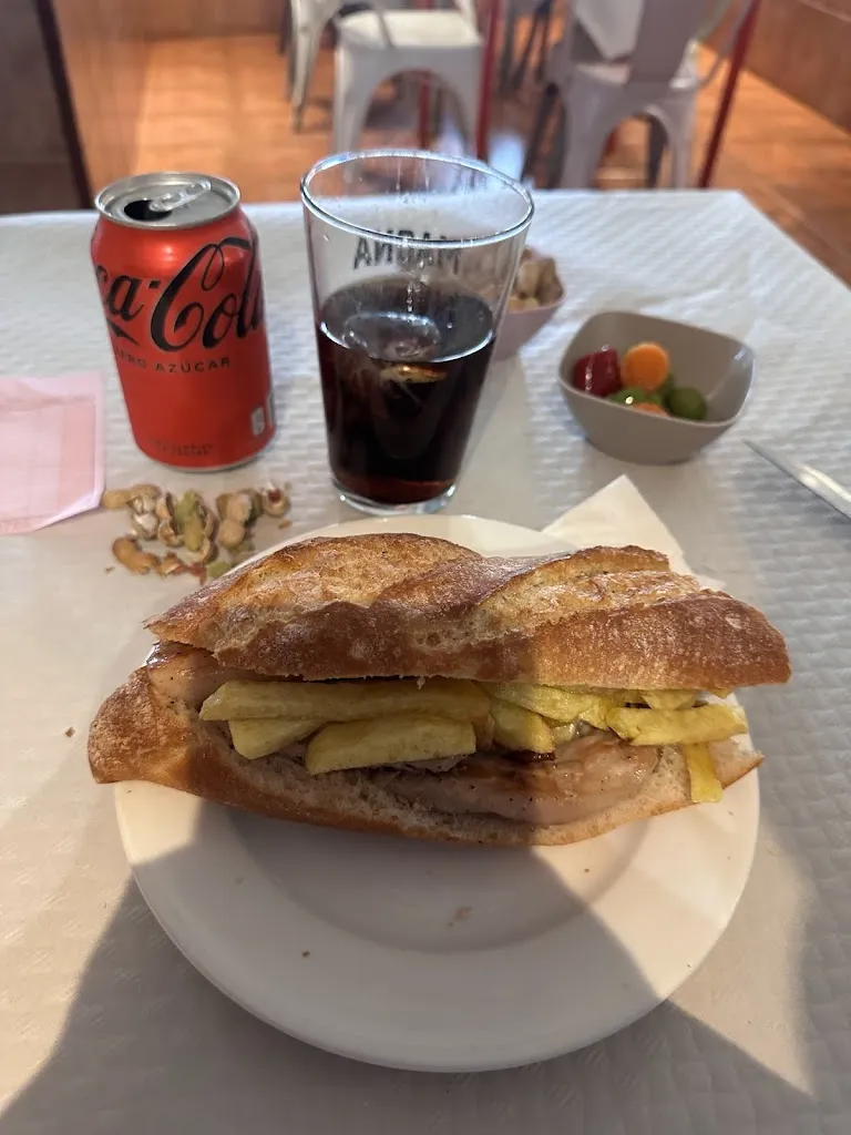 Alejandro Montesinos_Bar-Restaurant Polígon Nord_Alginet_recensione