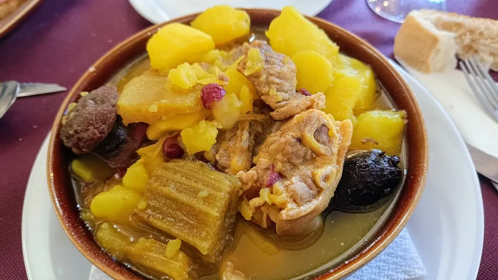 Restaurante Victoria_Alpuente_slider_image_3