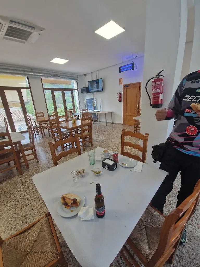 Motedro “DroX.58” Adventure_Bar La Muralla Andilla_Andilla_review