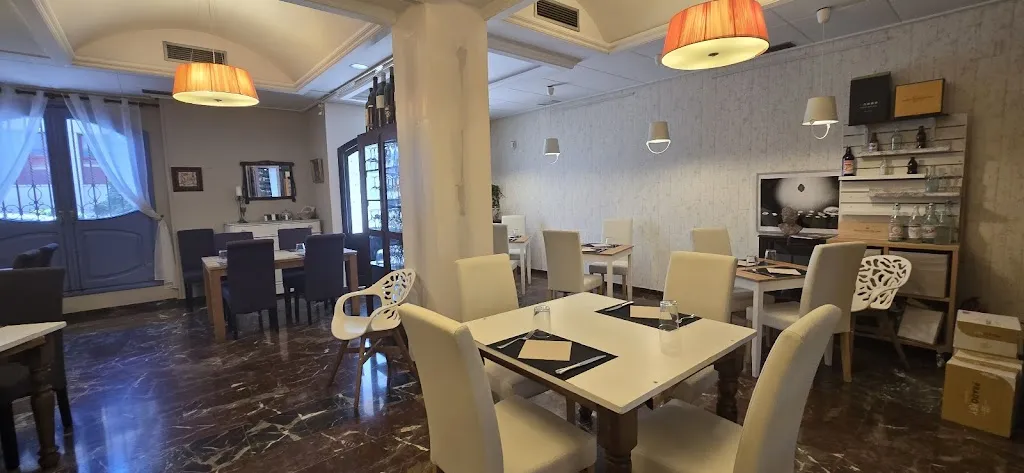 Restaurante Días De Vino Y Rosas restaurant in Almussafes