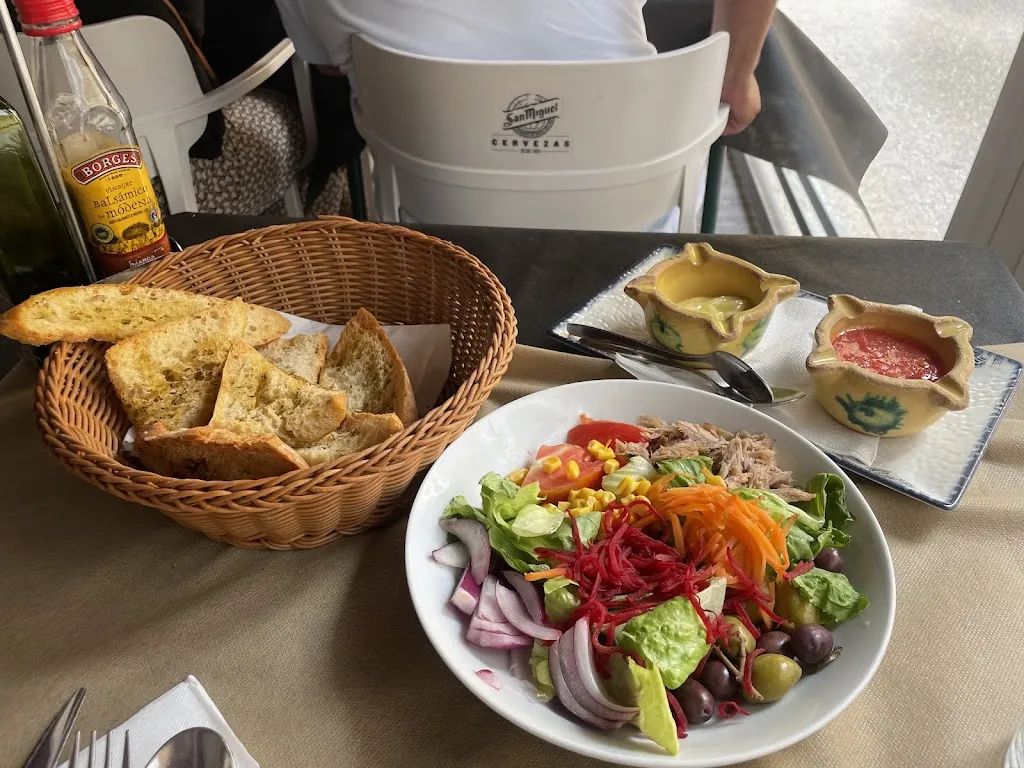 Carmen Punzón_Bar Els Rogets Tot De Cine_Almussafes_review