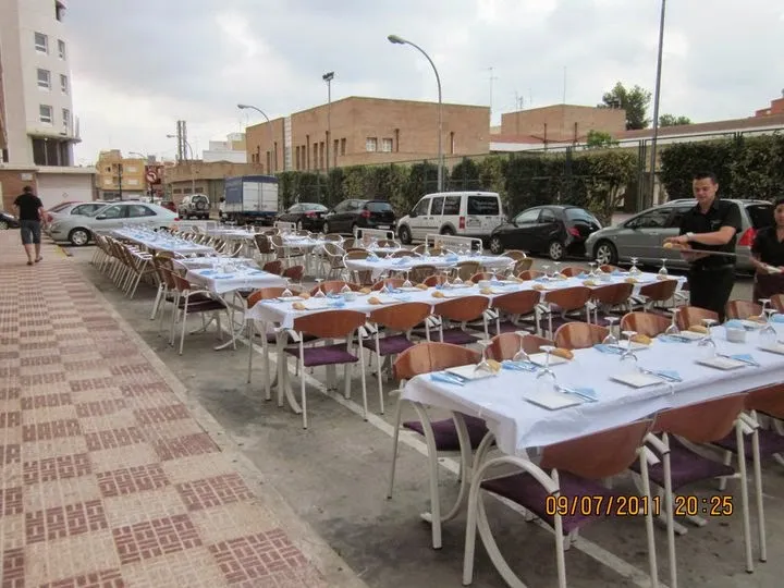 Cafetería Cervecería Enjoy restaurant in Almussafes