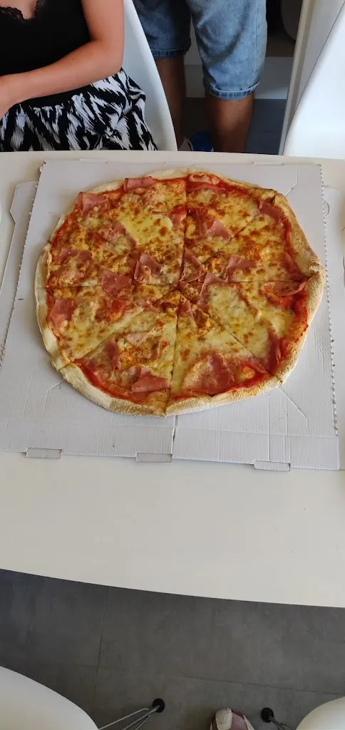 Korvin Renoy _Pollos y Pizzas Ortiz Algemesi_Algemesí_review