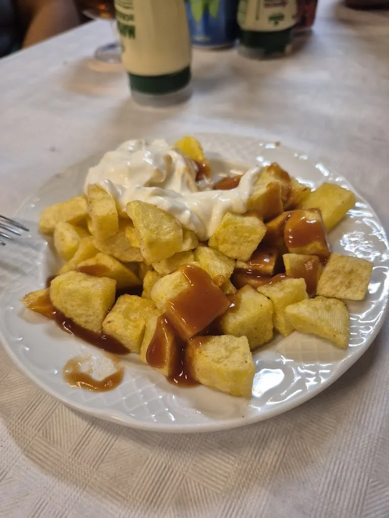 Guillermo Garces_Burger Chaplin_Atzeneta dAlbaida_review