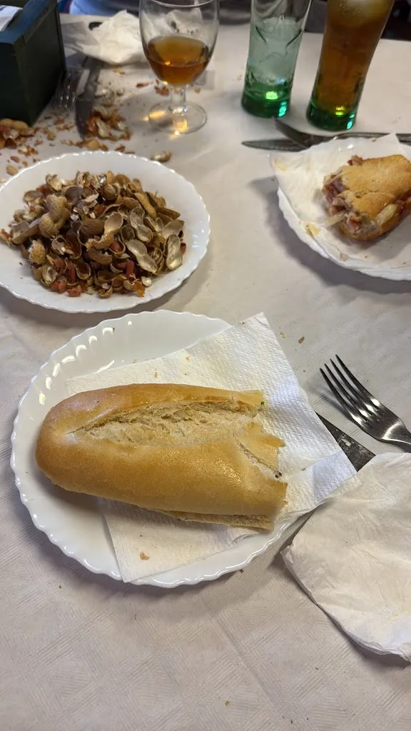 juan ma_Burger Chaplin_Atzeneta dAlbaida_review