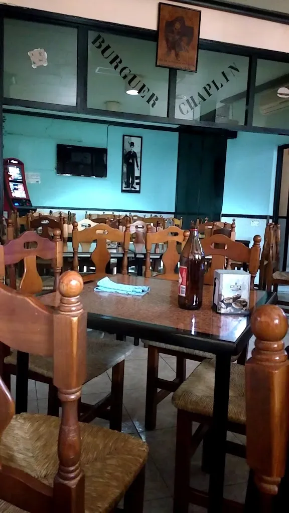 Burger Chaplin_Atzeneta dAlbaida_slider_image_2