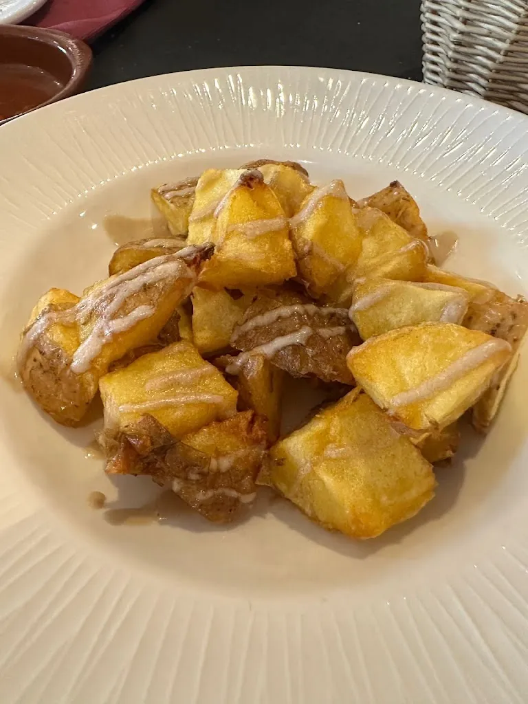 María Dolores Martínez Martínez_Restaurante Los Tres Reinos_Aras de los Olmos_review