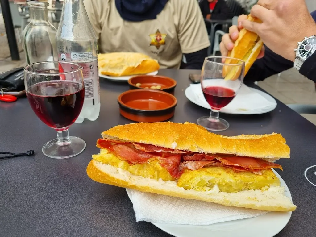 Menu_BAR LA PLAZA._Aras de los Olmos_image_3