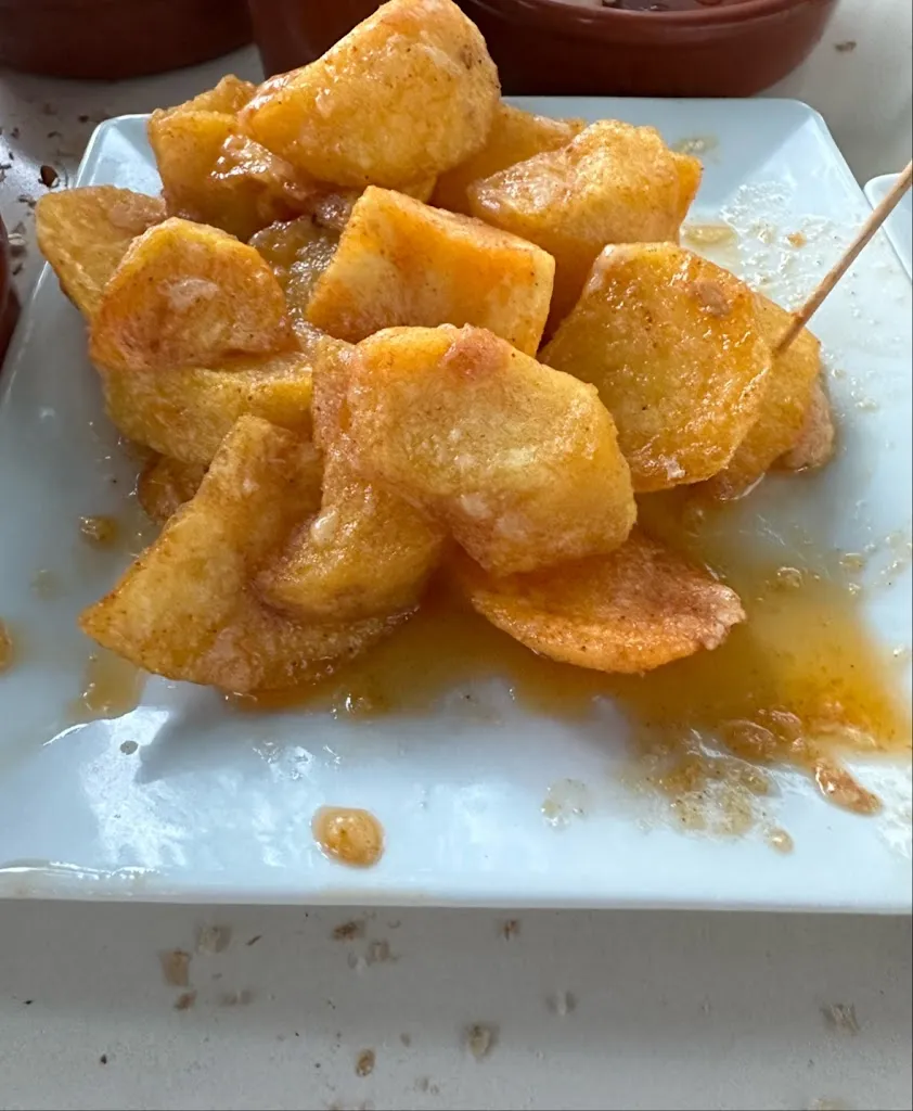 Aranzazu Abce_BAR LA PLAZA._Aras de los Olmos_review