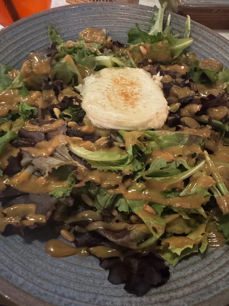 harriet miller_La Mafia se sienta a la mesa_Anna_review