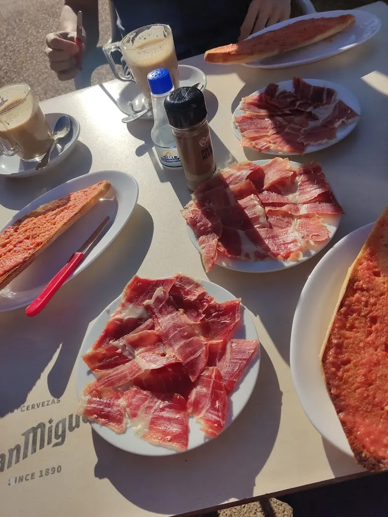 Beatriz Villar Lage_La Frontera_Tabernas_review