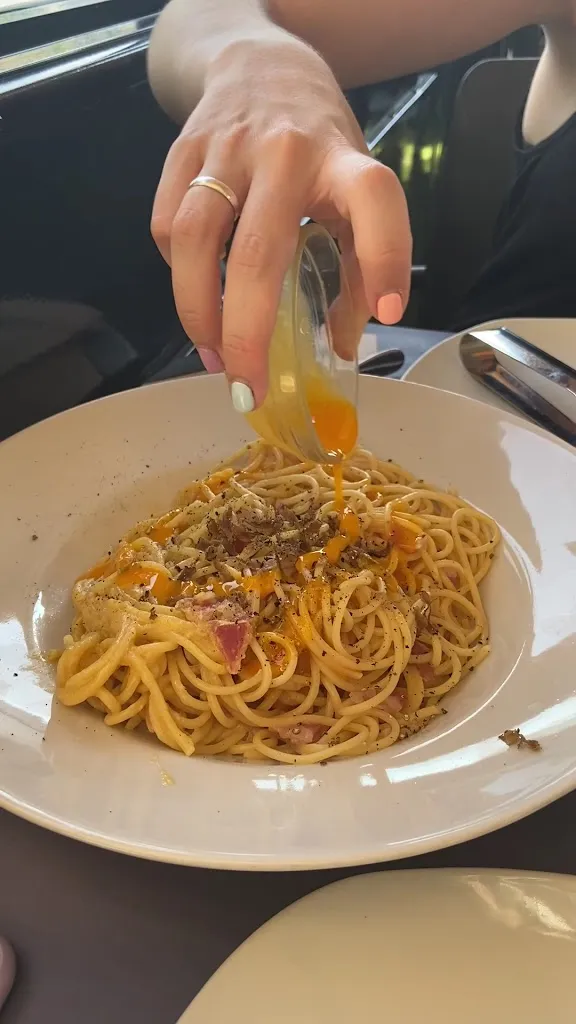 La Mafia se sienta a la mesa_Anna_slider_image_2