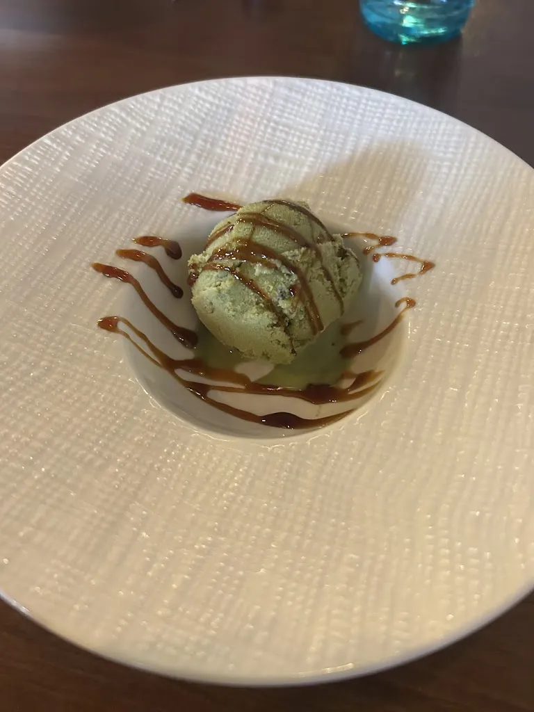 Laura Reyes_Sakana Restaurante_Anna_review