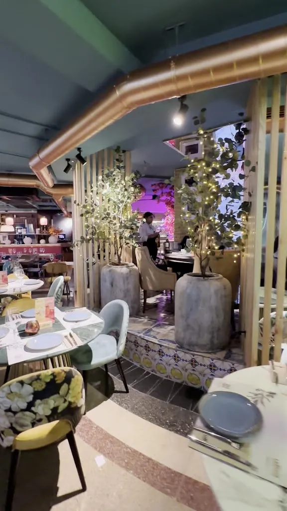 La Mafia se sienta a la mesa_Anna_slider_image_2