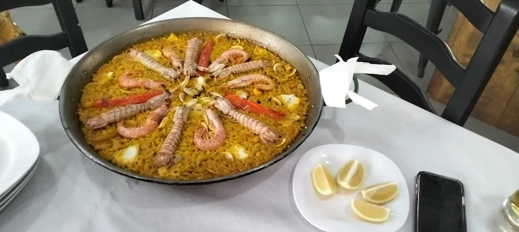 Gillian Corcoran_Plaza 7_Barx_review