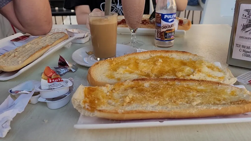 Hostal El Puente restaurant in Tabernas