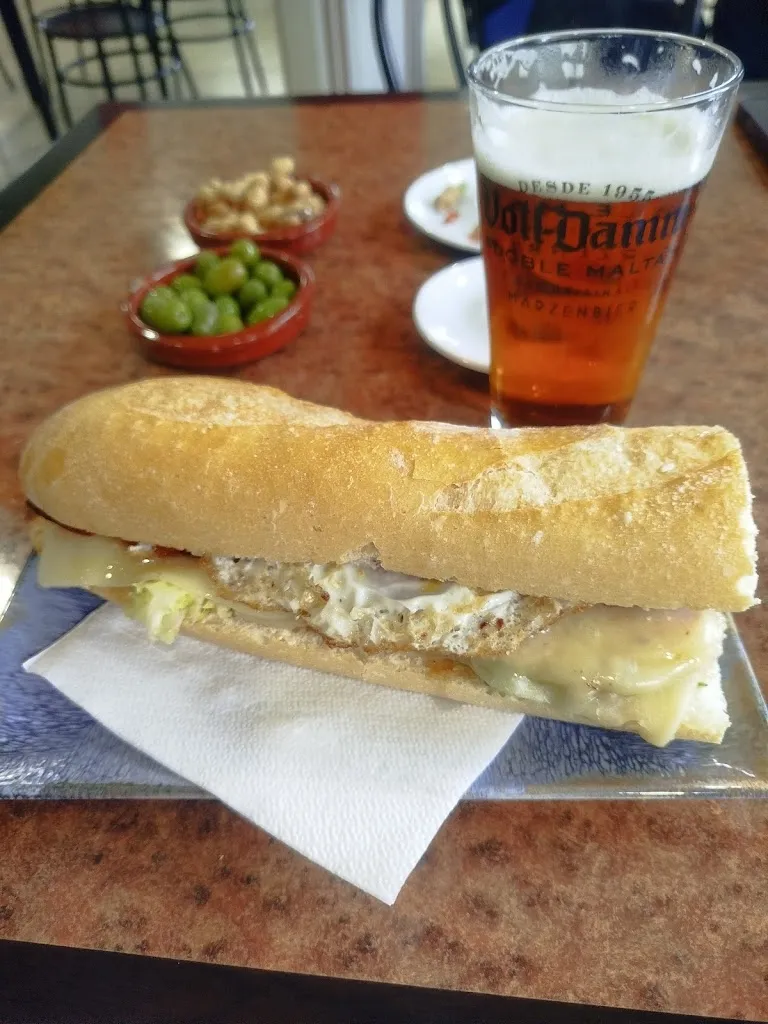 Migue Leucocito Chungo_Esquinita de Beni_Benavites_review